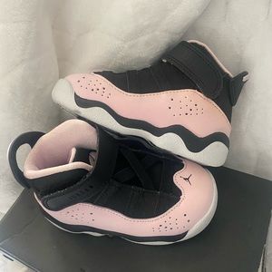 Jordan 6 Rings (TD) size 5c Bk/ Pink